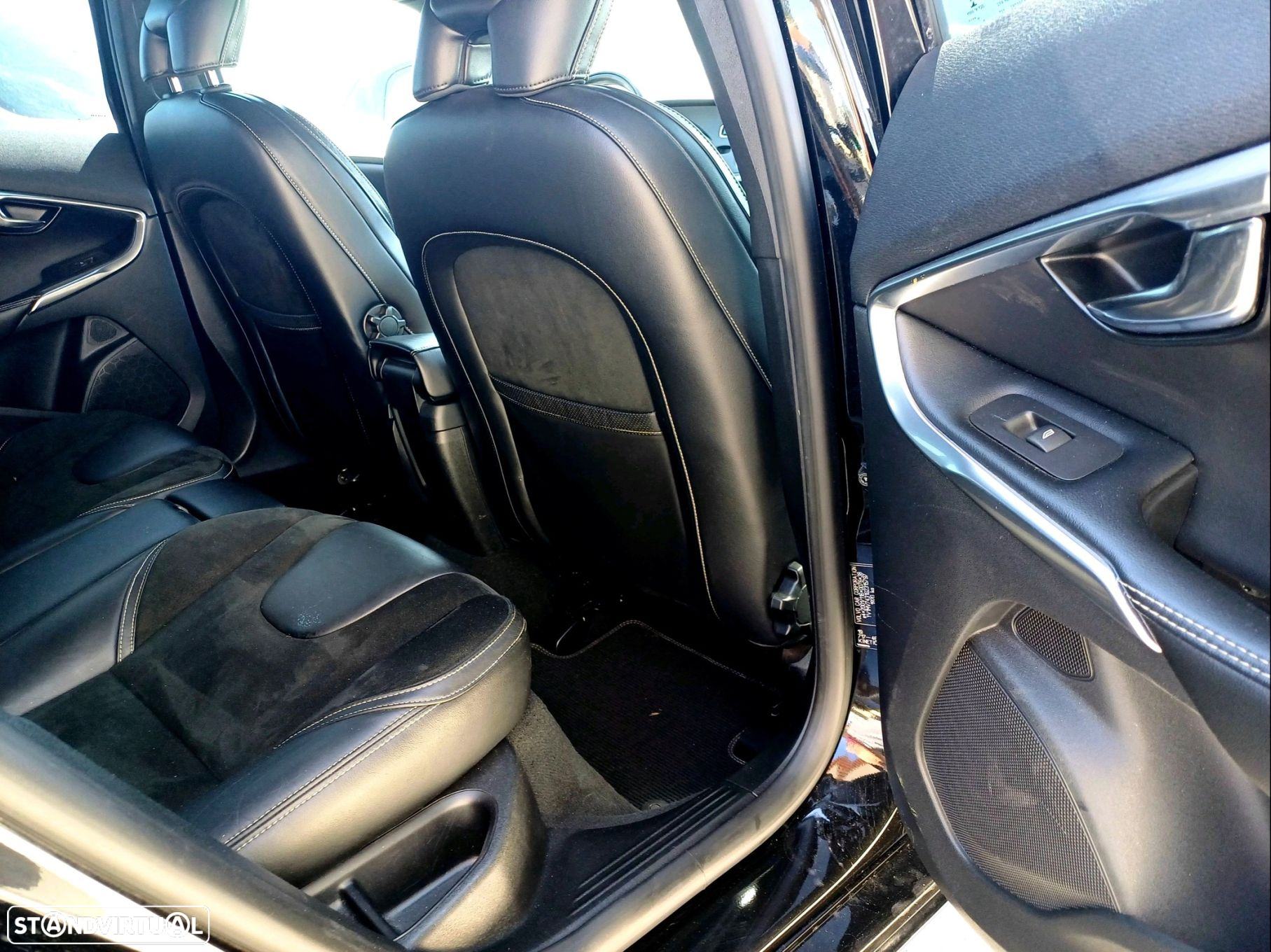 Volvo V40 2.0 D2 R-Design - 20