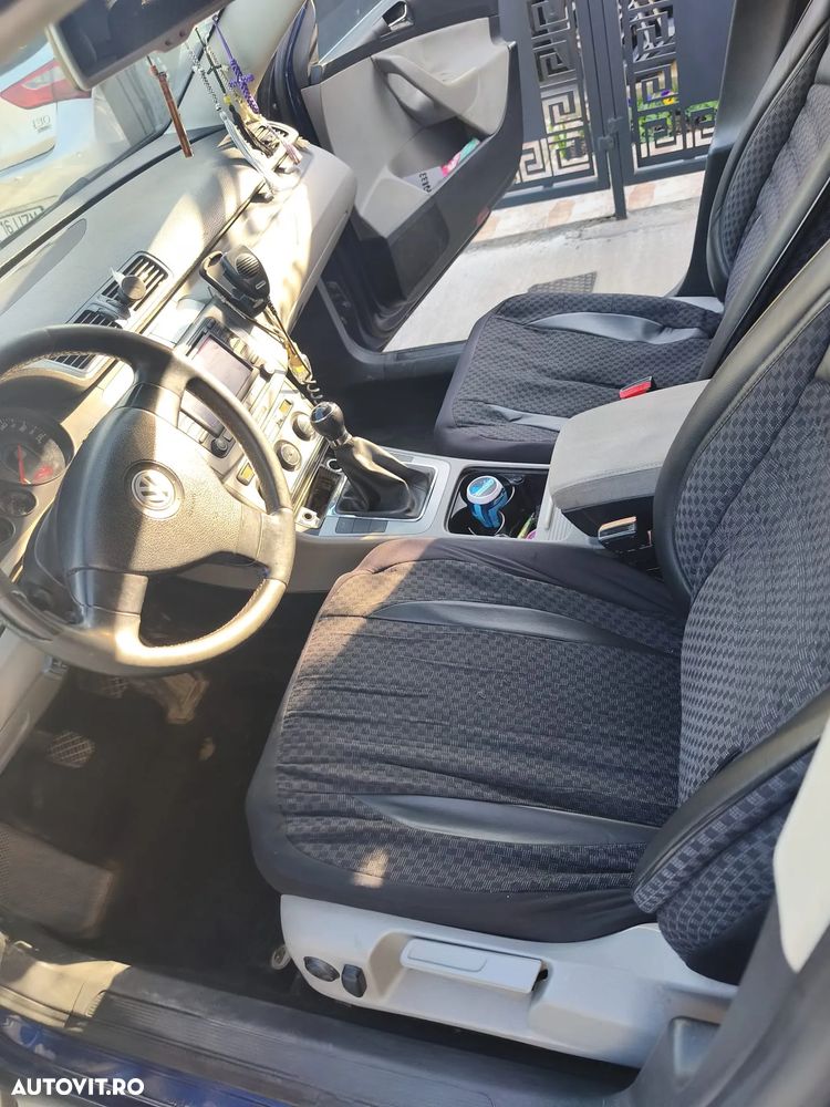 Volkswagen Passat 1.6 FSI Comfortline - 4