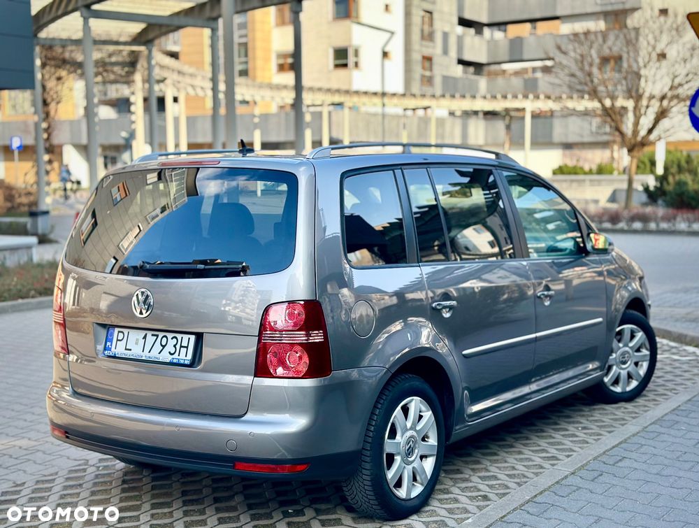 Volkswagen Touran 1.4 TSI DSG Highline - 3