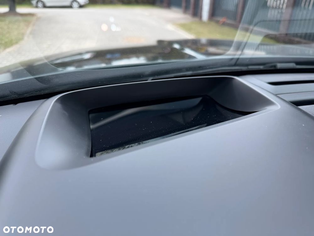 Jaguar XF D200 R-Dynamic S - 38