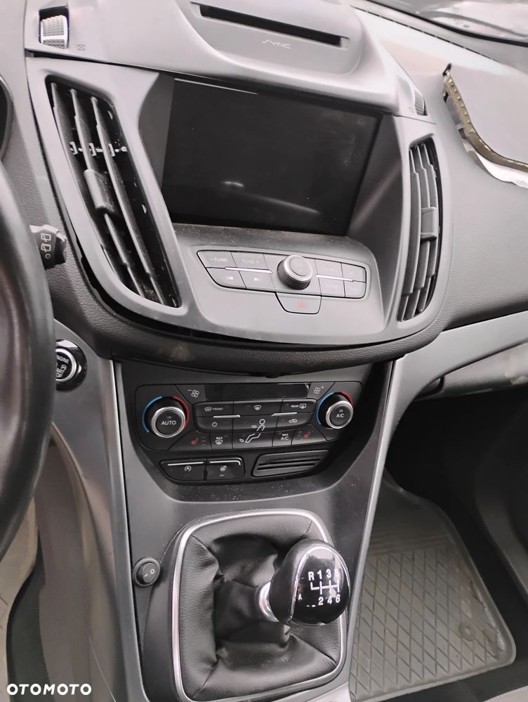 Ford Kuga - 21