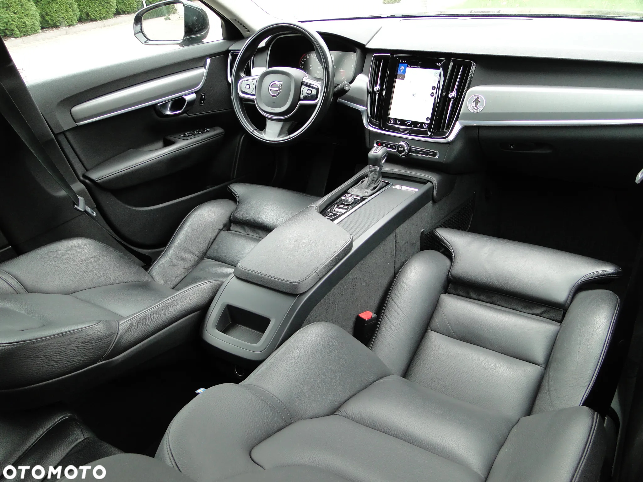 Volvo V90 D4 Momentum Pro - 23