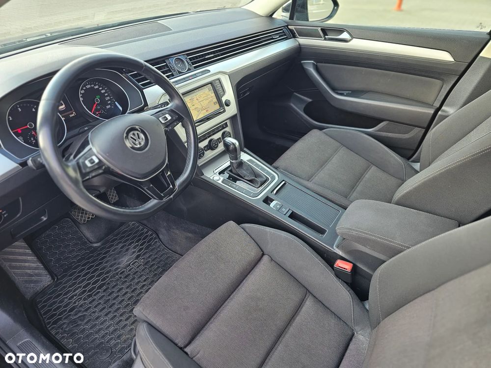 Volkswagen Passat - 17