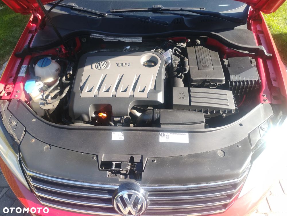 Volkswagen Passat 2.0 TDI Individual - 13
