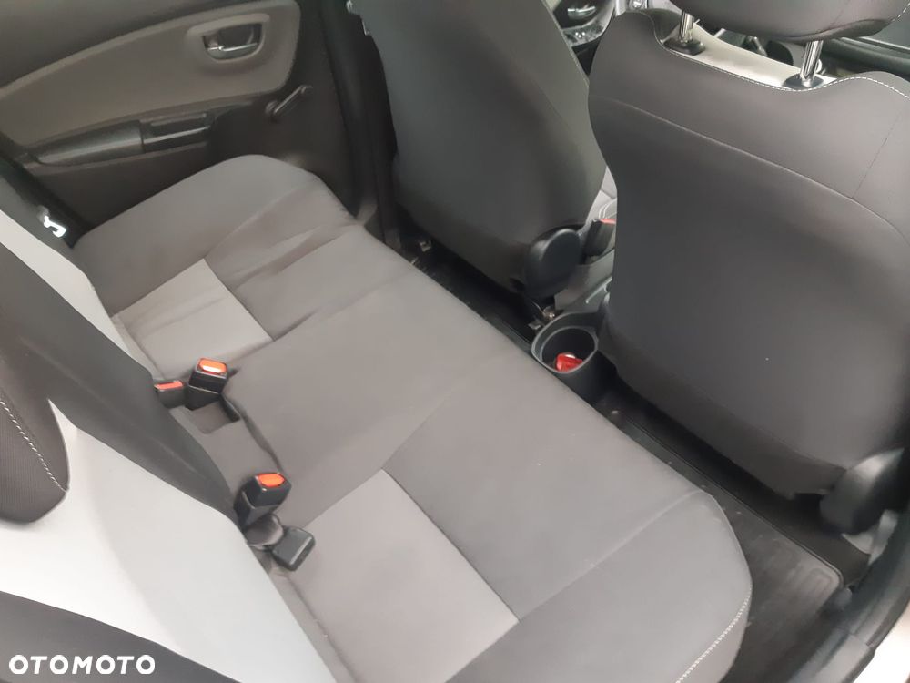 Toyota Yaris Hybrid 100 Premium - 11