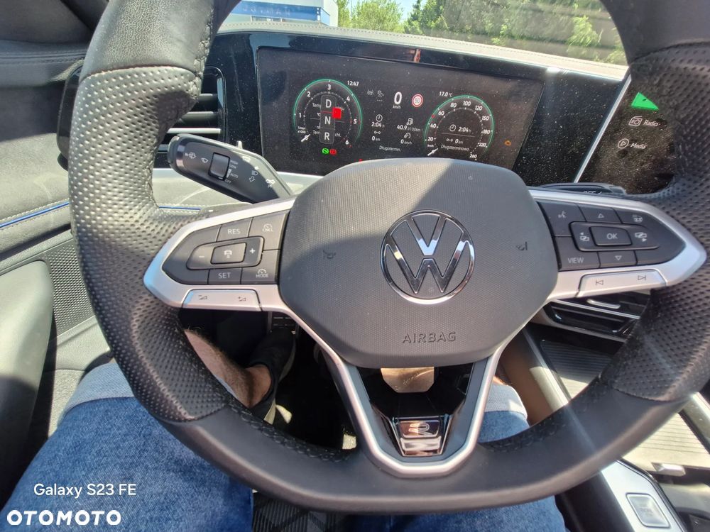 Volkswagen Passat Variant 2.0 TDI SCR DSG R-Line - 23
