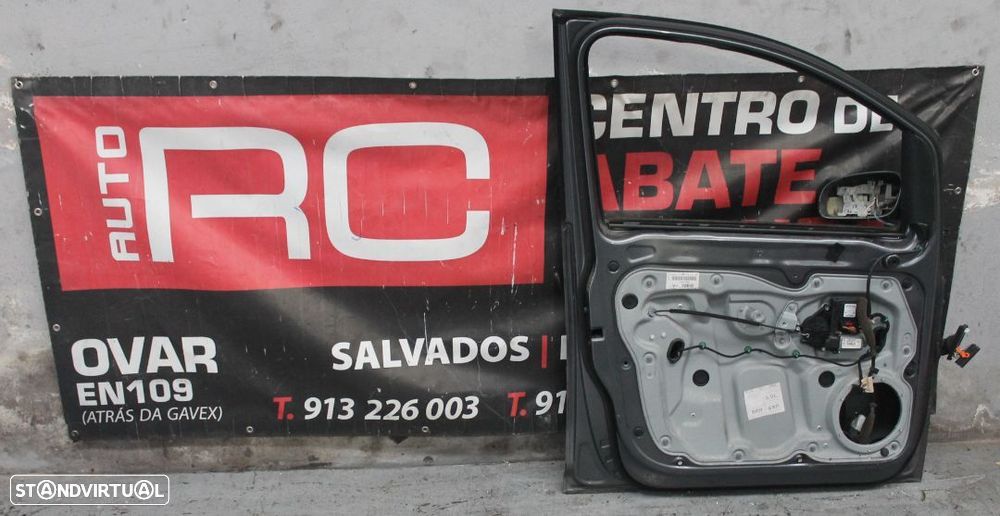 Porta da Frente do Lado Esquerdo Volkswagen Touran de 2006 - 2