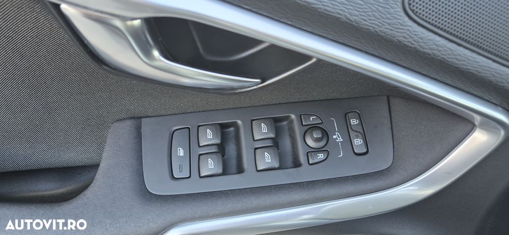 Volvo V40 D3 Momentum - 29