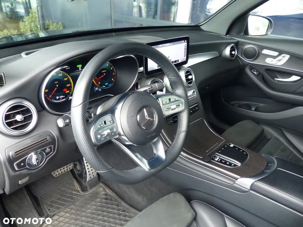 Mercedes-Benz GLC 200 4Matic 9G-TRONIC AMG Line - 13
