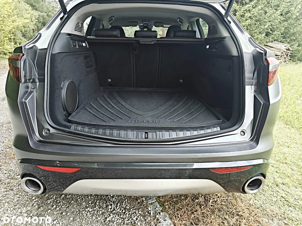 Alfa Romeo Stelvio 2.0 Turbo TI Q4 - 9
