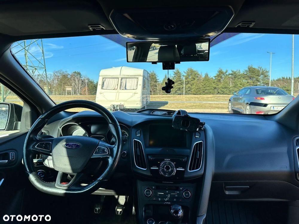 Ford Focus 2.0 EcoBoost ST - 16