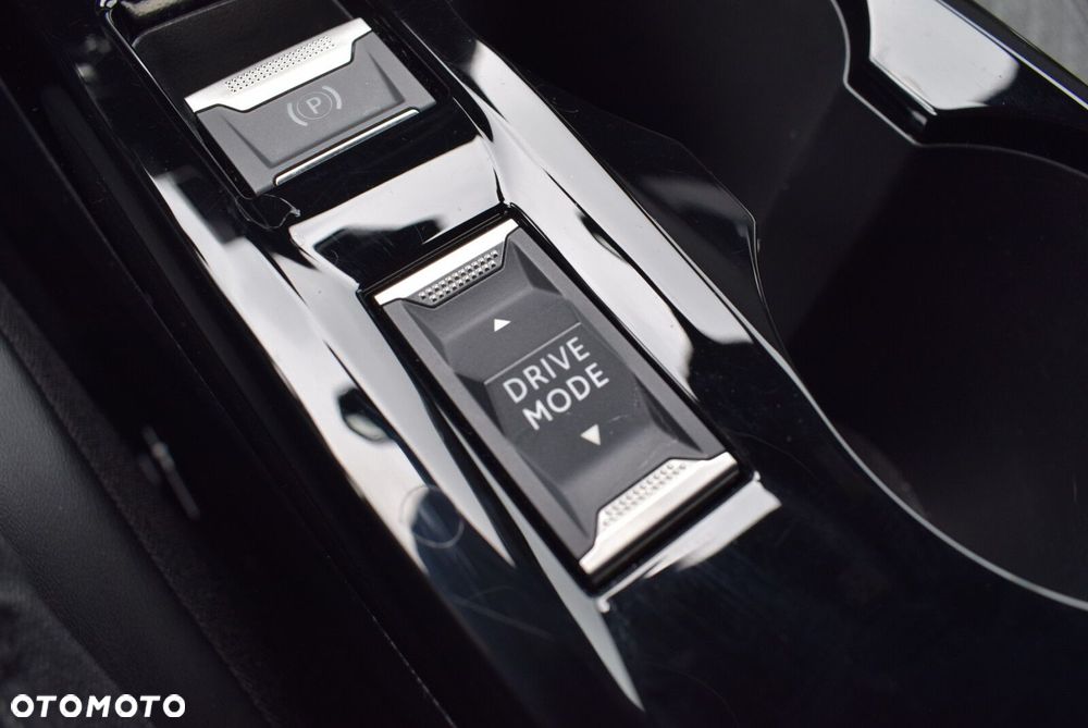 Peugeot 2008 1.2 PureTech Allure S&S EAT8 - 23