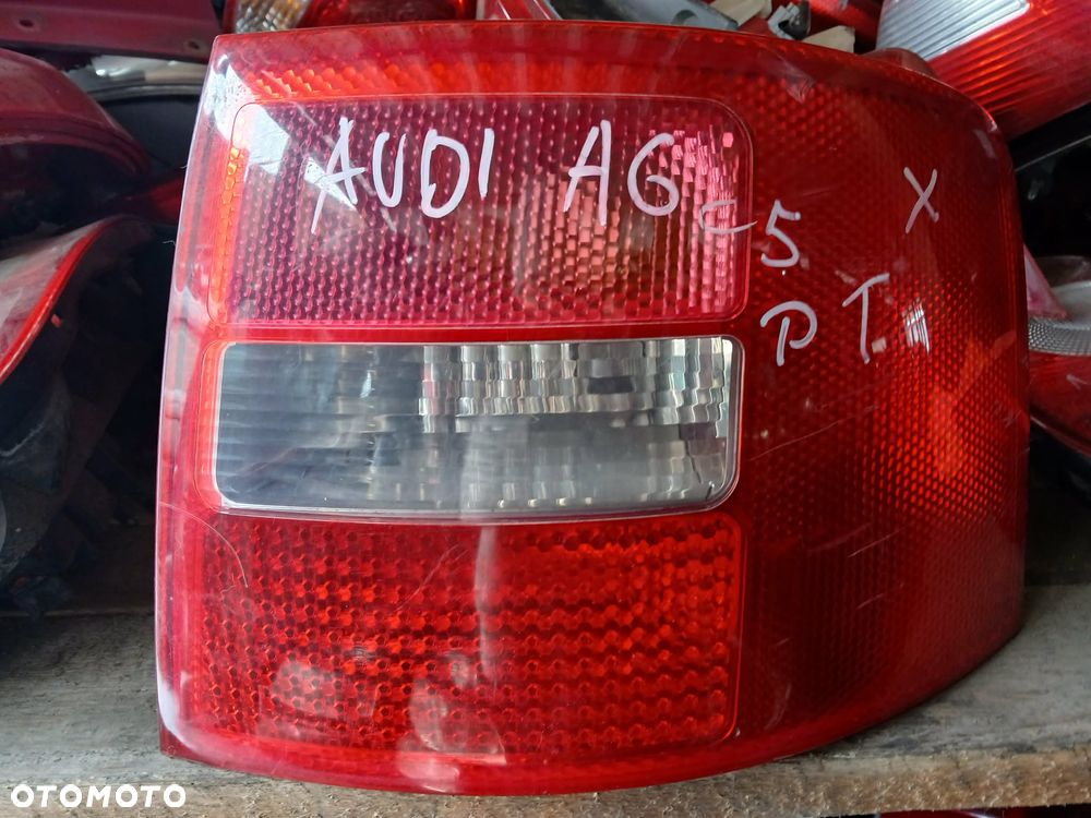 Audi A6 C5 Kombi lampa tylna prawa - 1