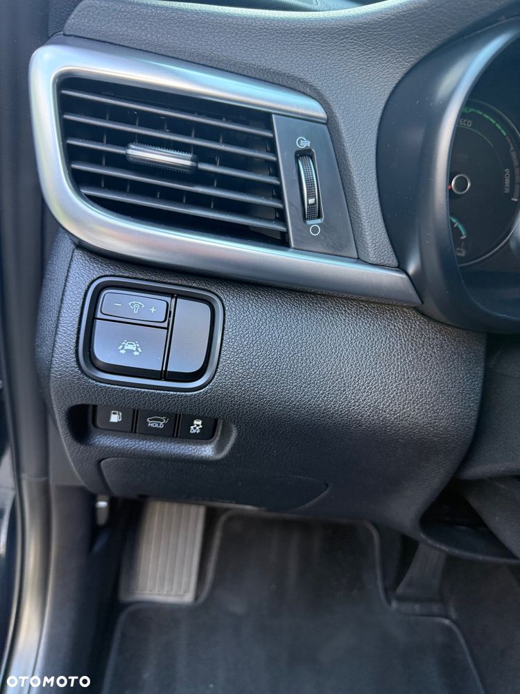 Kia Optima Plug-in Hybrid - 9