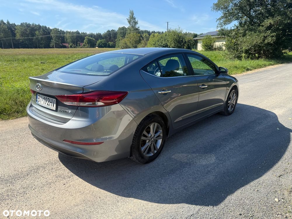Hyundai Elantra 1.6 Premium - 6