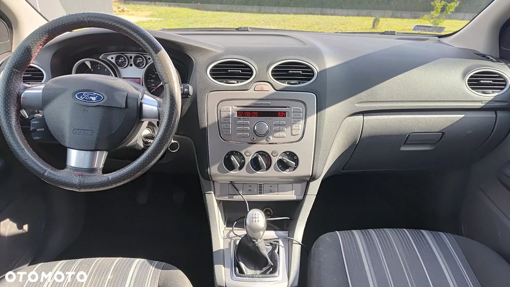 Ford Focus 1.6 Trend + - 16