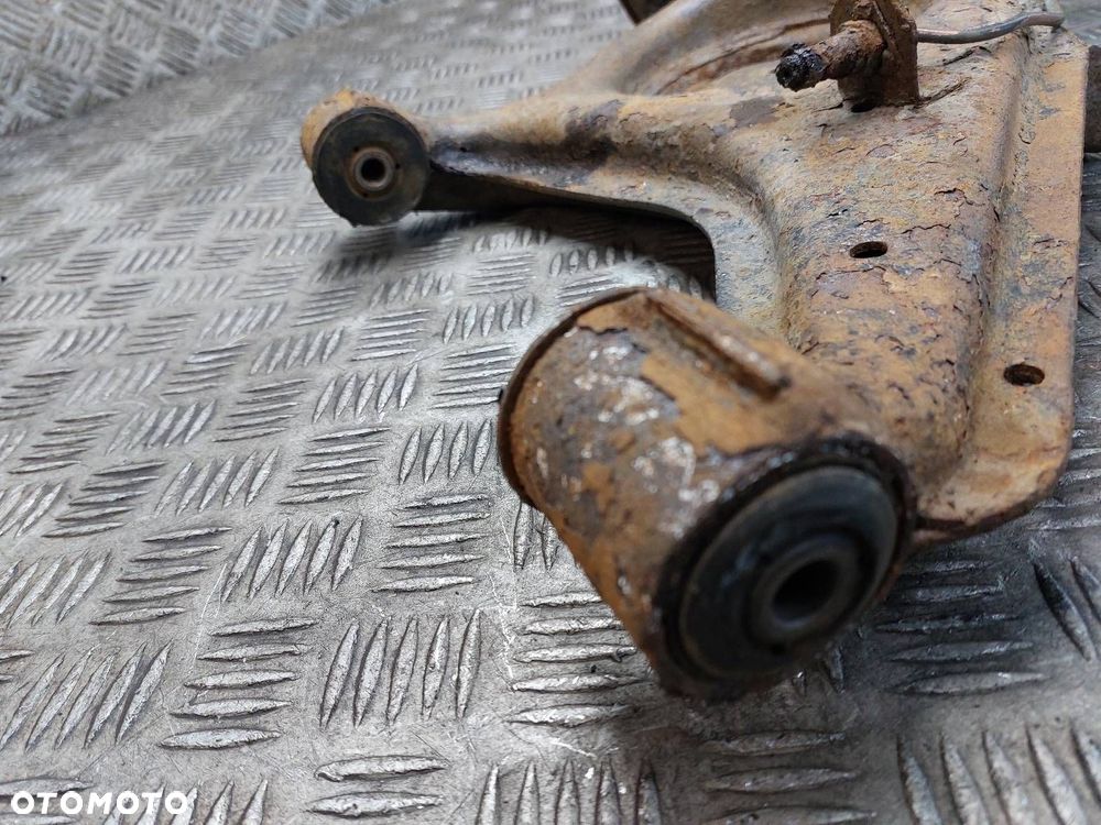 WAHACZ + PIASTA PRAWY TYŁ FIAT SEICENTO 900 - 3