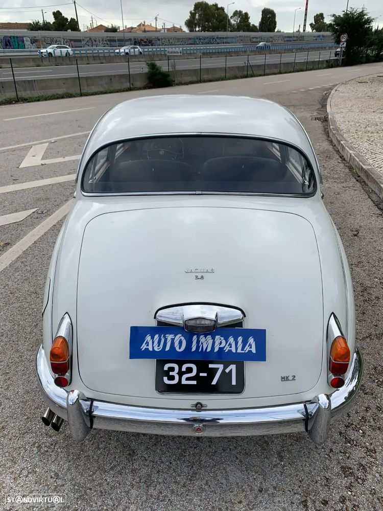 Jaguar MK II - 9