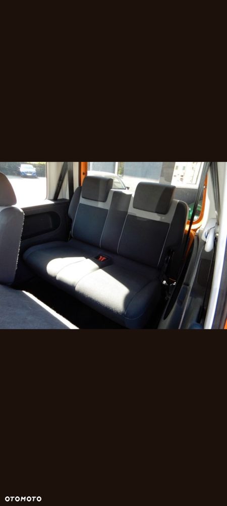 Volkswagen Caddy 1.6 (7-Si.) Edition 30 - 3