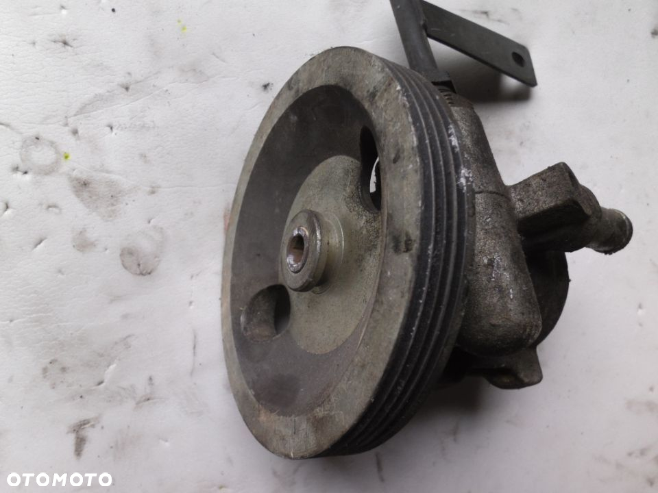 Pompa wspomagania kierownicy Renault Clio I 1.4 8v 7700805017 - 3