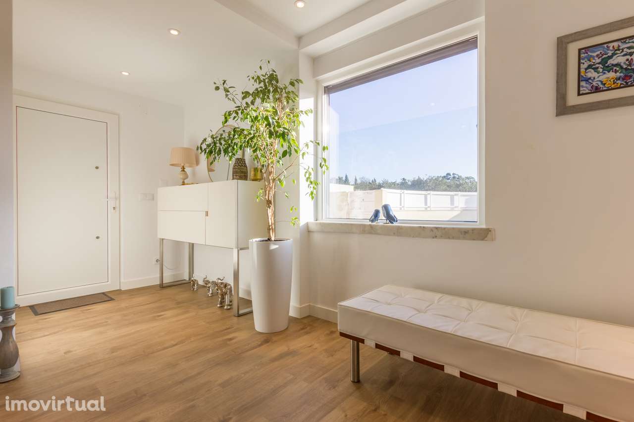 Moradia Isolada T3+ 2 a 5 minutos da Baia do Seixal - Grande imagem: 2/37