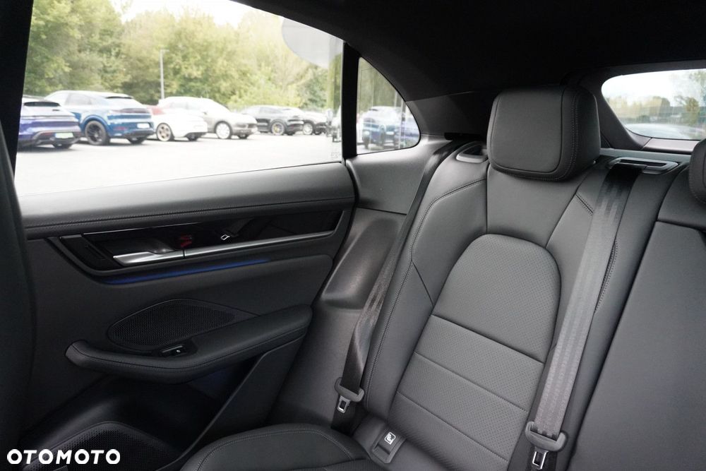 Porsche Macan - 16