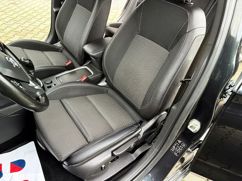 Opel Astra 1.6 BiTurbo D (CDTI) Start/Stop Innovation - 32