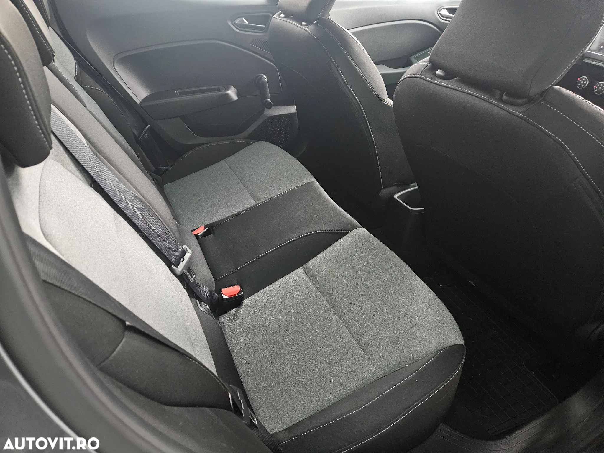 Renault Clio BLUE dCi 100 BUSINESS EDITION - 14