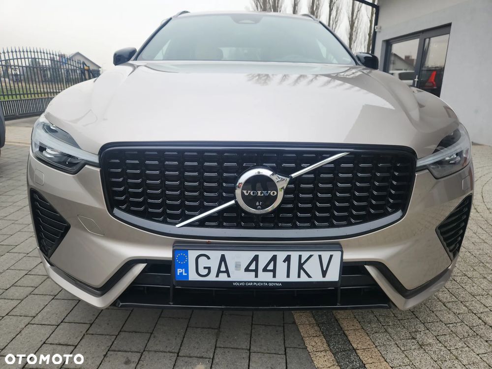 Volvo XC 60 B4 D AWD Ultimate Dark - 3