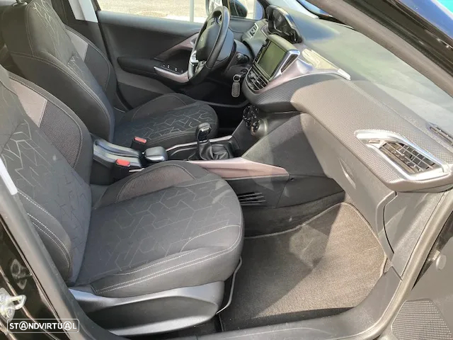 Peugeot 2008 1.2 PureTech Style - 5