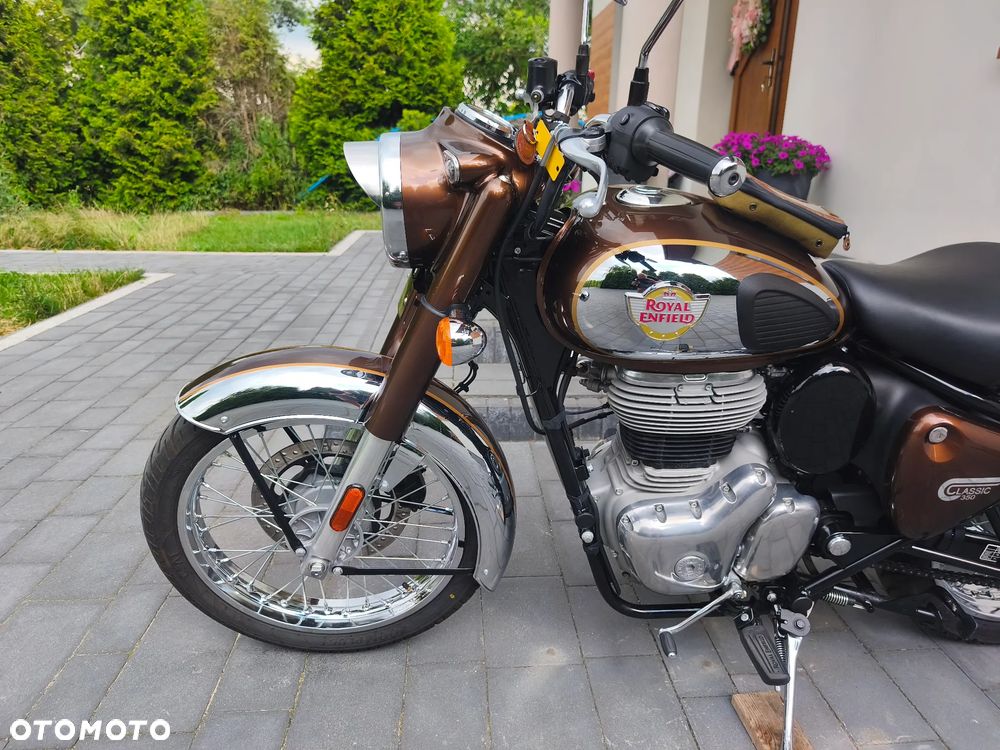 Royal Enfield Classic - 24