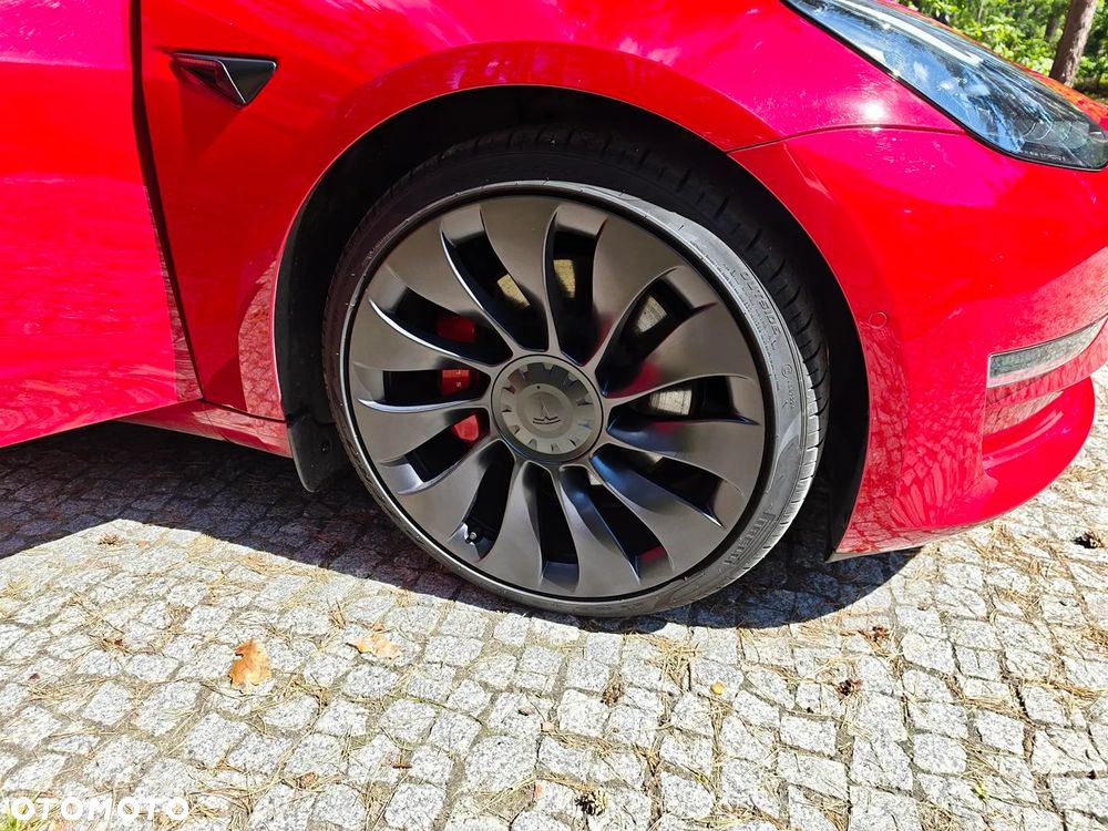 Tesla Model 3 - 4