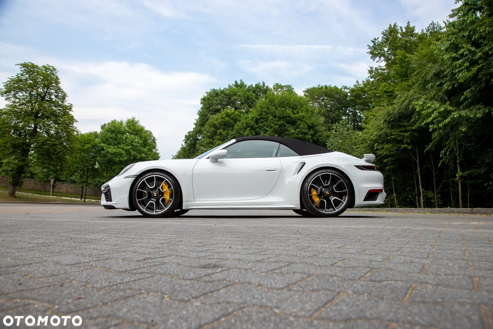 Porsche 911 Carrera Turbo S Cabrio - 40