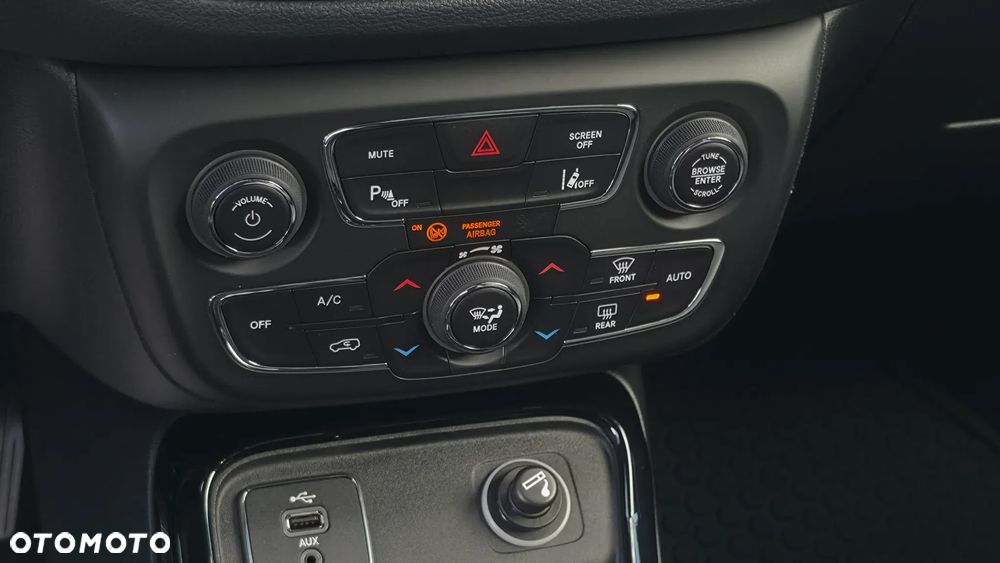Jeep Compass 1.4 MultiAir Limited - 28