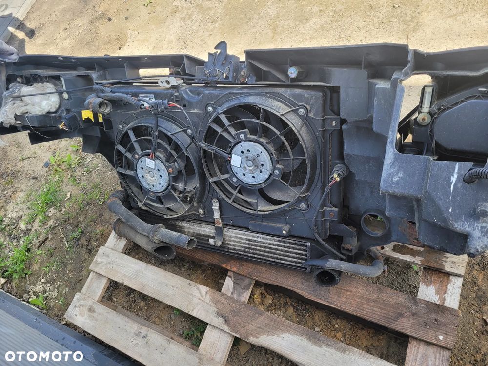 Ford Galaxy MK1 lift 2002r 1.9 TDI Pas przedni lampy chlodnica - 8