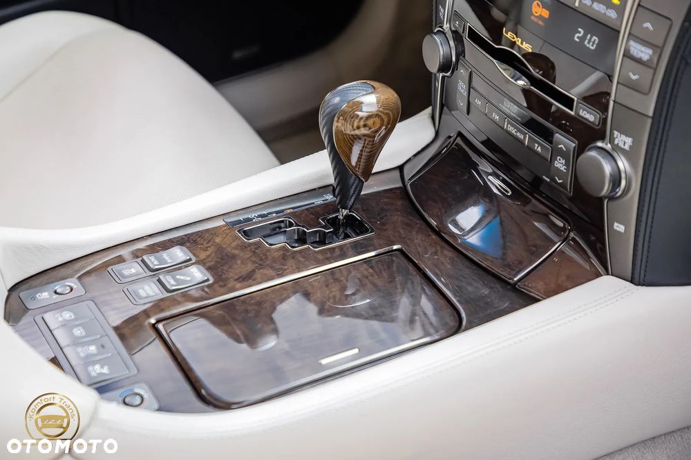 Lexus LS - 18