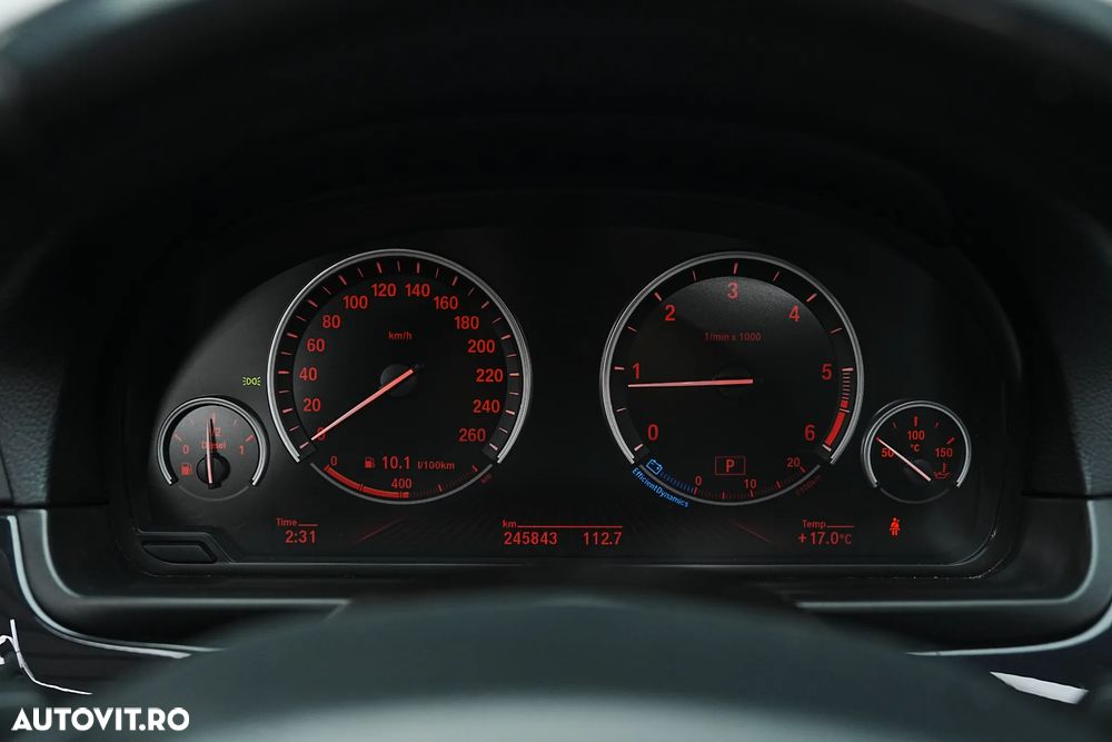 BMW Seria 5 525d Aut. Luxury Line - 39