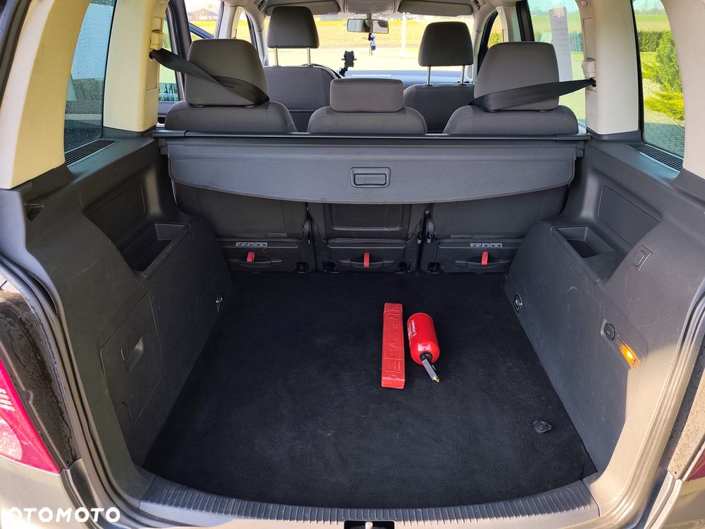 Volkswagen Touran - 9