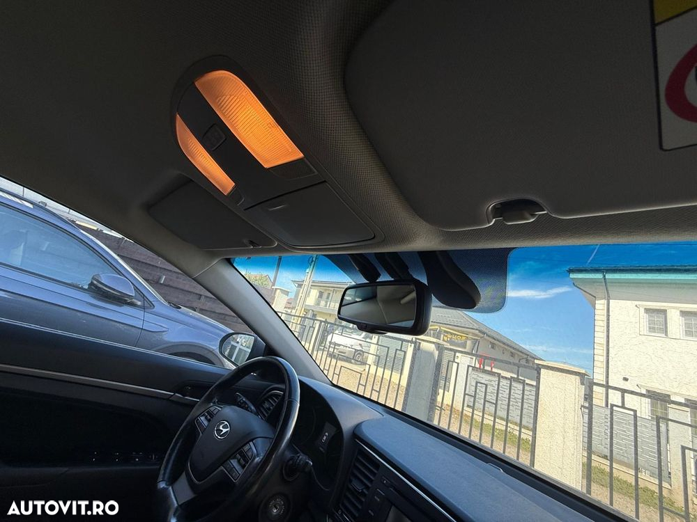 Hyundai Elantra 1.6 MPi Exclusive - 17