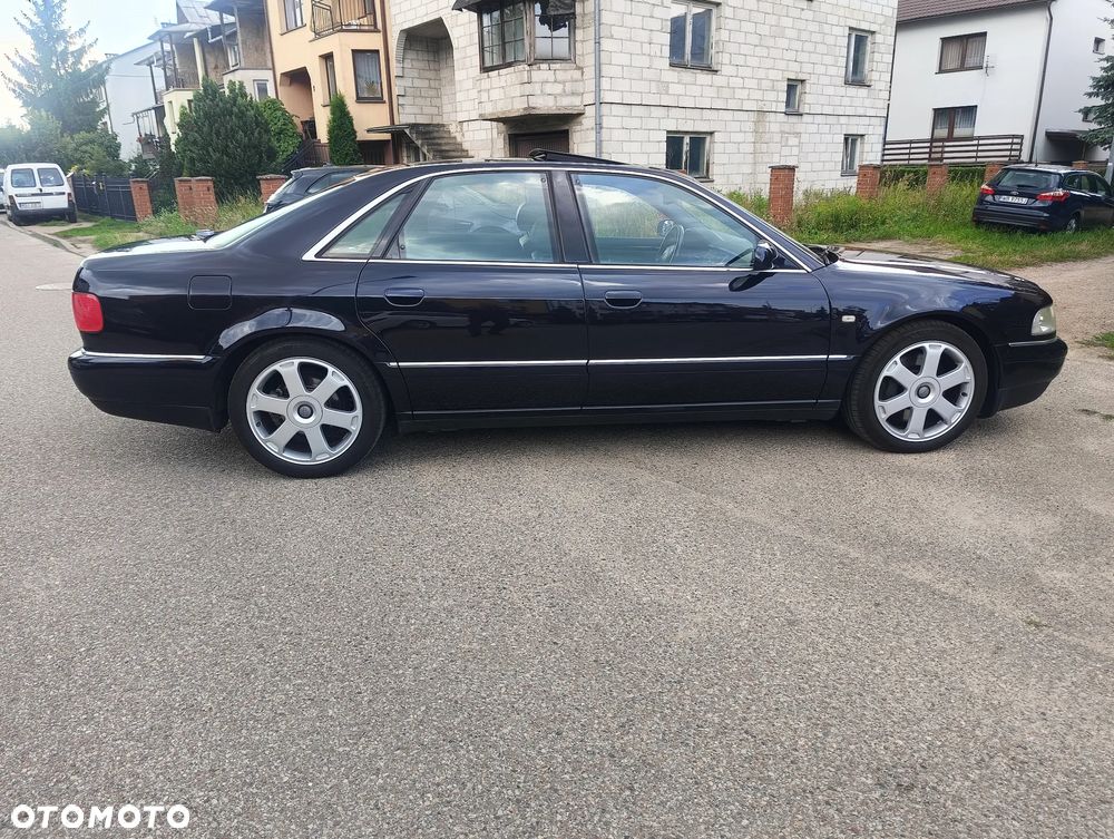 Audi S8 - 2