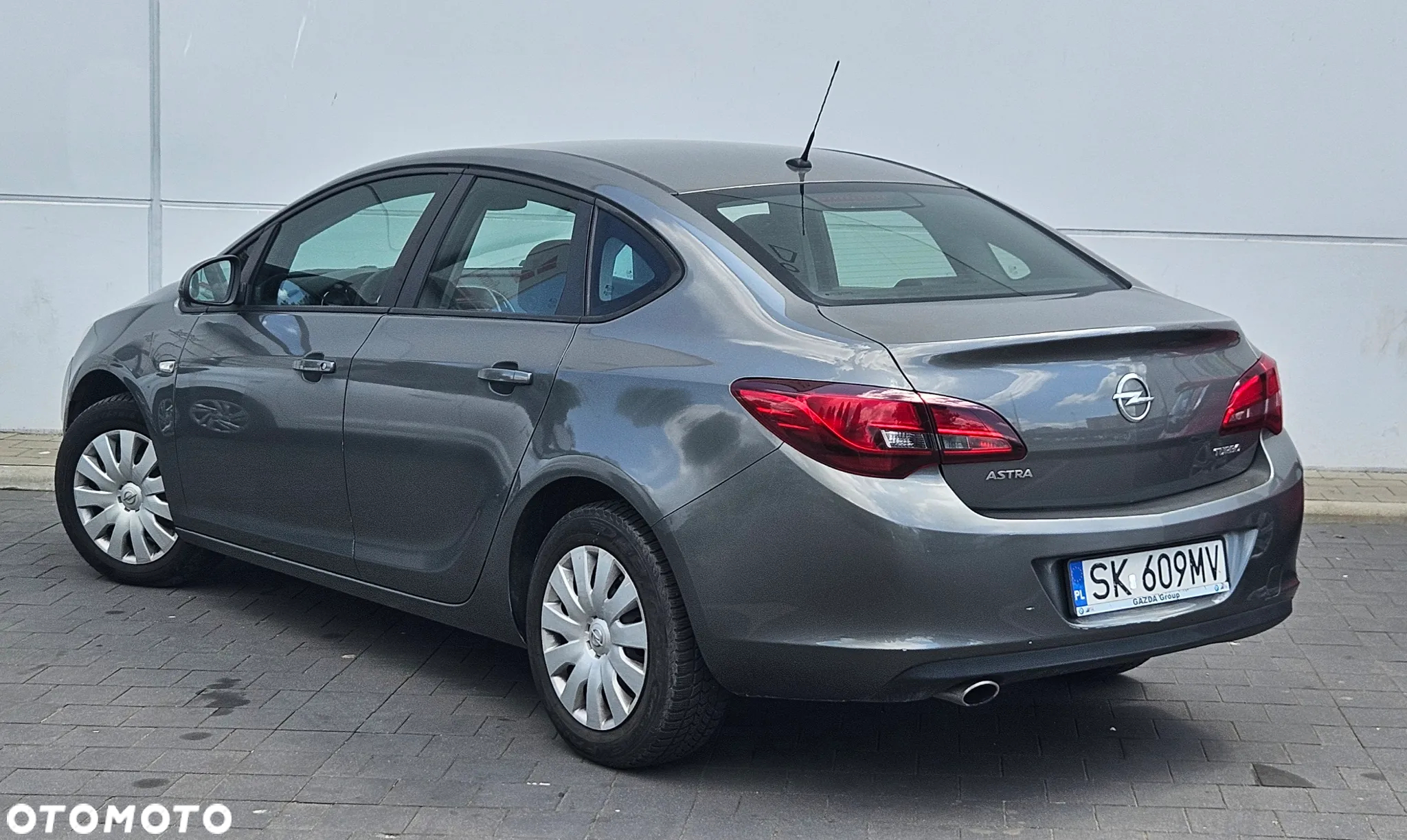 Opel Astra IV 1.4 T Executive - 31