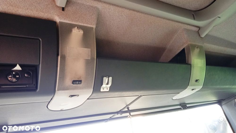 Kierownica multifunkcja licznik zegary panel szyb lusterek retarder deska rozdzielcza CB radio tachograf schowek kufer głośnik szyberdach MAN TGL - 12