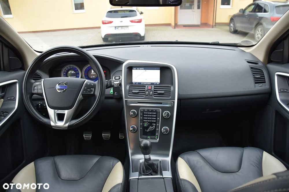 Volvo XC 60 D5 AWD RDesign - 23