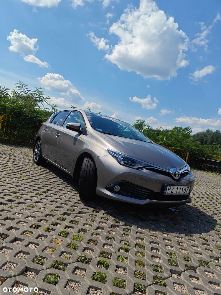 Toyota Auris 1.6 Premium Comfort - 3