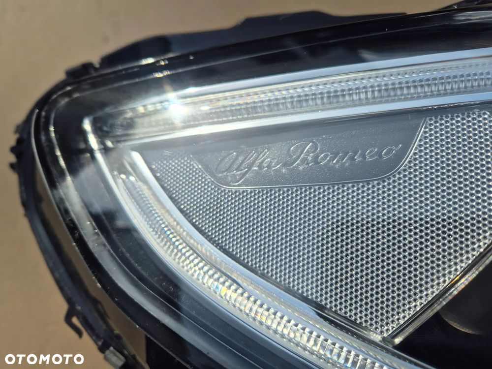 Alfa Romeo Stelvio lampa prawa.Biksenon skrętny.Kompletna. - 6