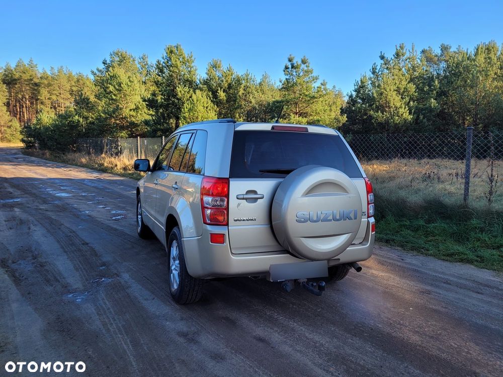 Suzuki Grand Vitara 2.0 De luxe - 4