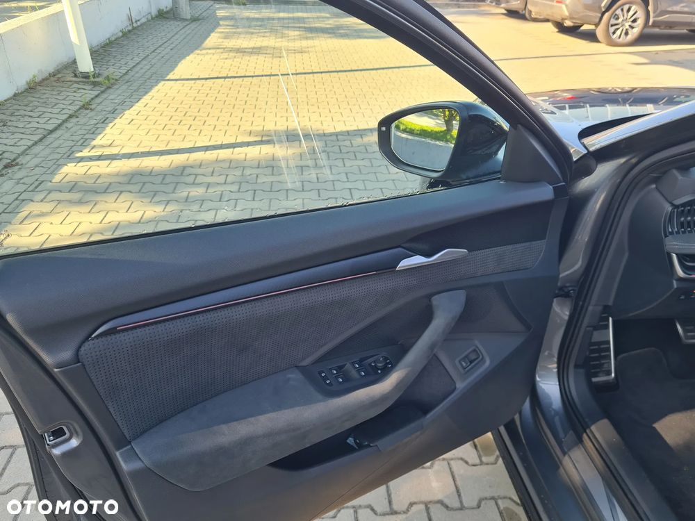 Skoda Superb 2.0 TDI SCR 4x4 Sportline DSG - 8