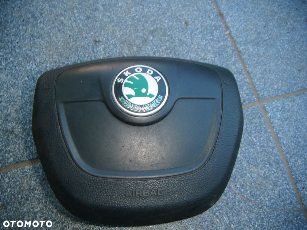 skoda roomster 10r  poduszka powietrzna kierowcy   5j0880201h