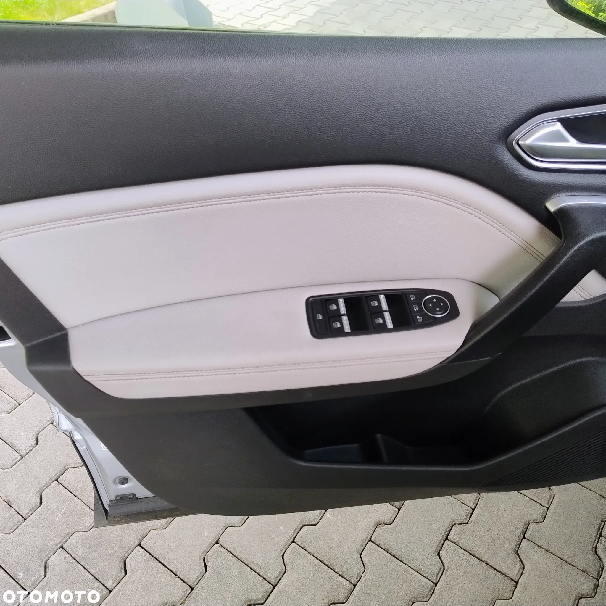 Renault Captur TCe Mild Hybrid 140 EDC GPF EVOLUTION - 6