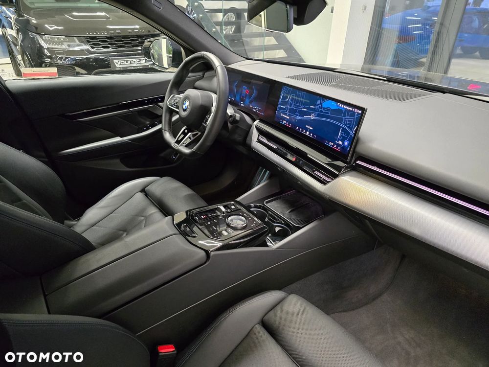 BMW Seria 5 520d xDrive - 11